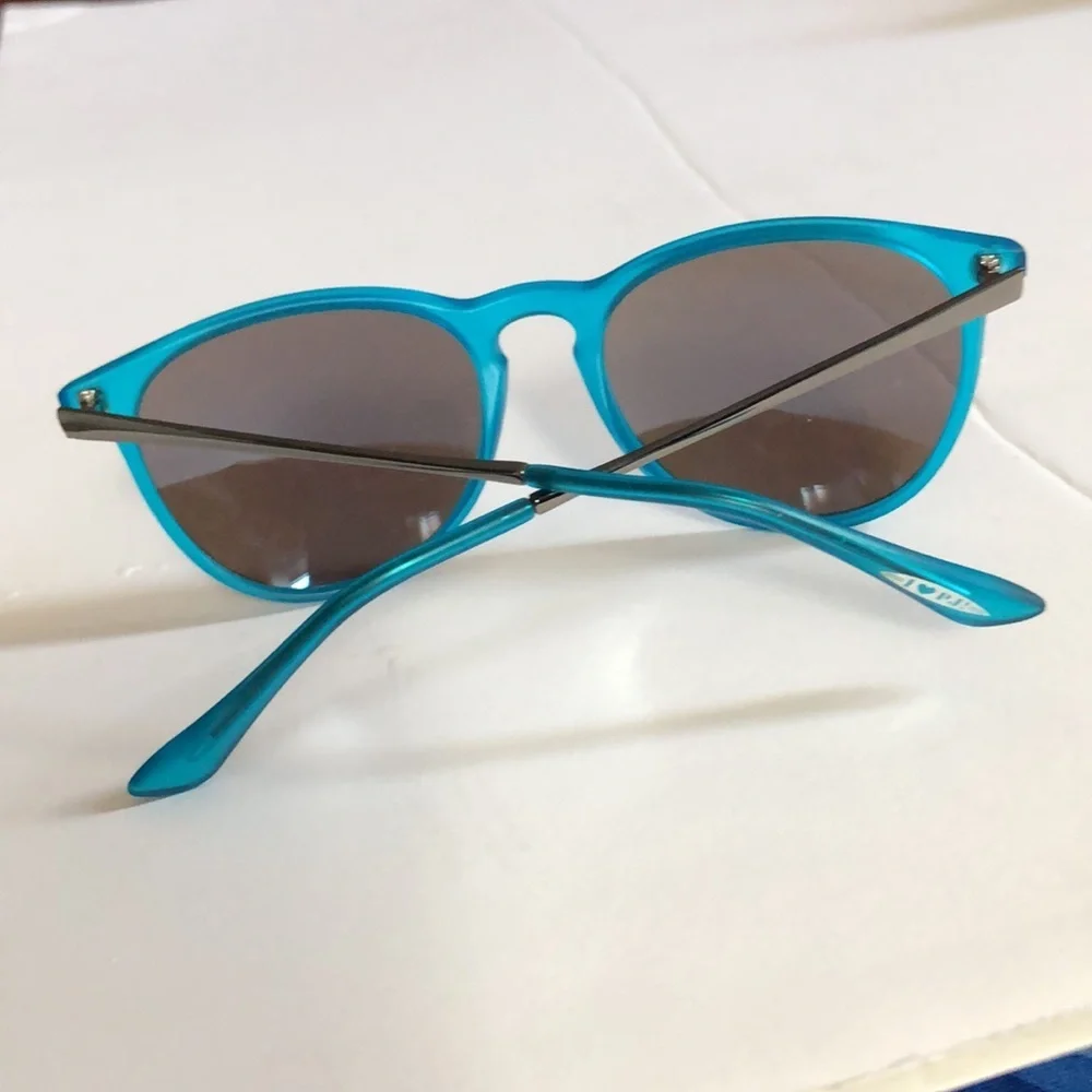 COPY - 🏵2/$30🏵 Fashion Sunglasses - Picture 6 of 9